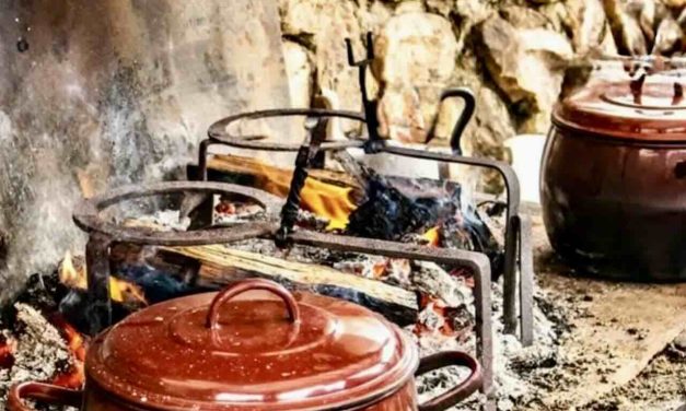 La Feria de la Alubia de Casar de Periedo celebra veinte años de sabor y tradición cántabra
