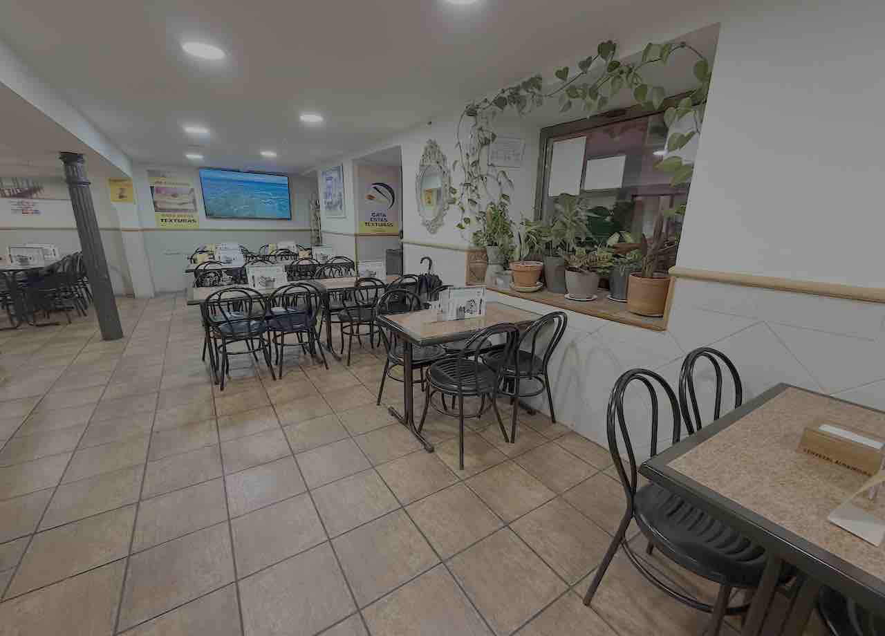 Comedor de Cervecería El Marinero en Santoña, Cantabria