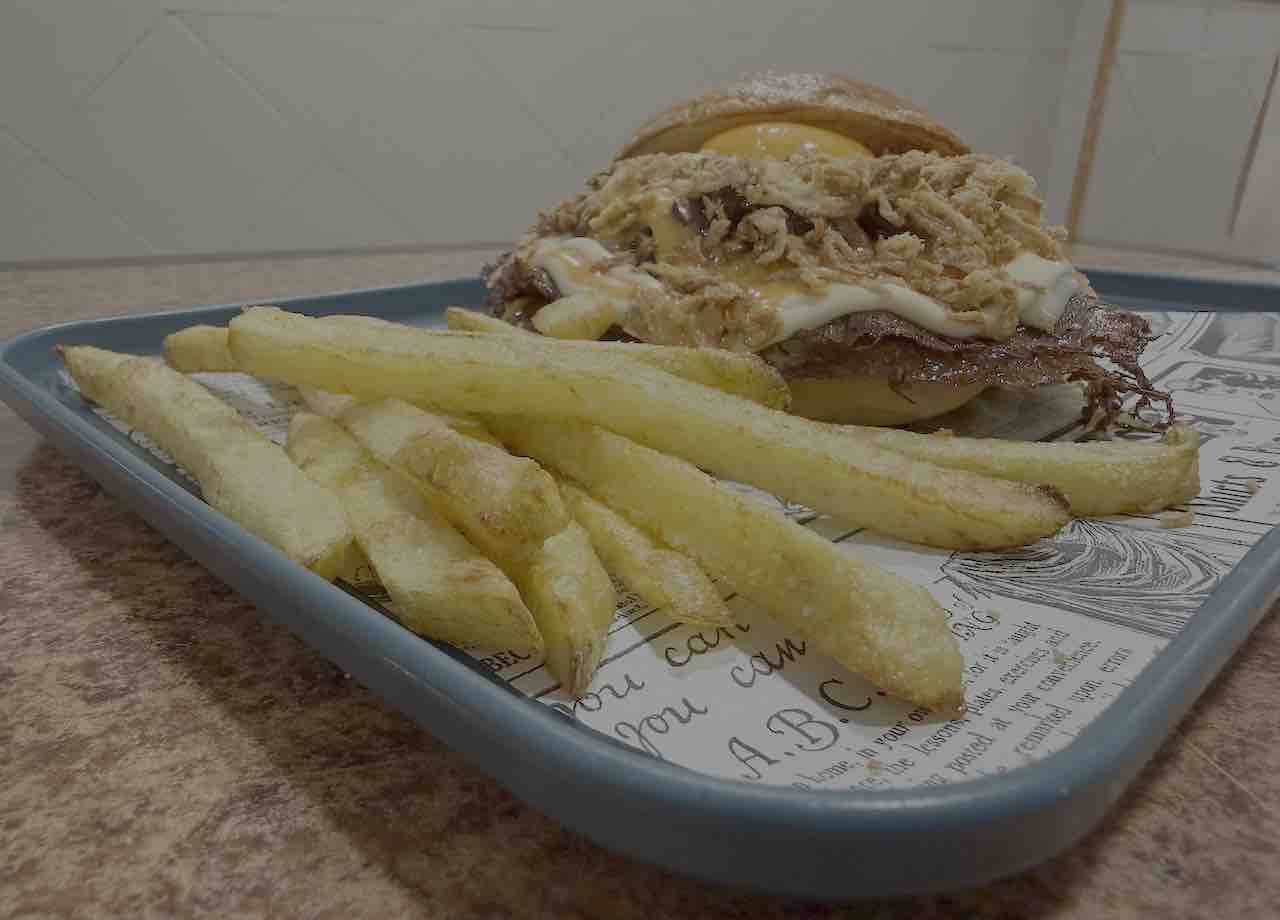 Hamburguesa The StroNG de Cervecería El Marinero en Santoña, Cantabria