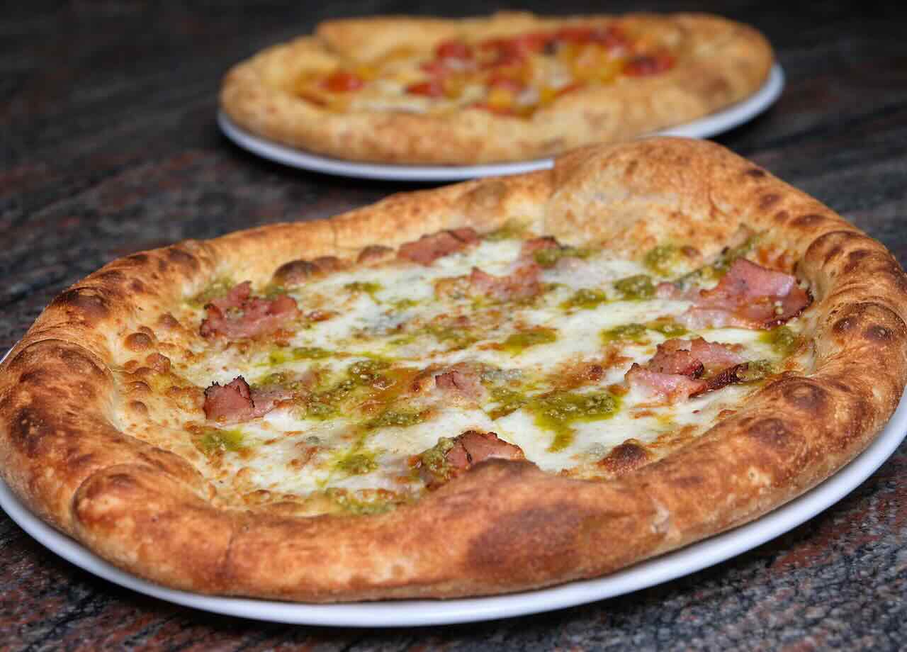 Pizzas de Cervecería El Marinero en Santoña, Cantabria