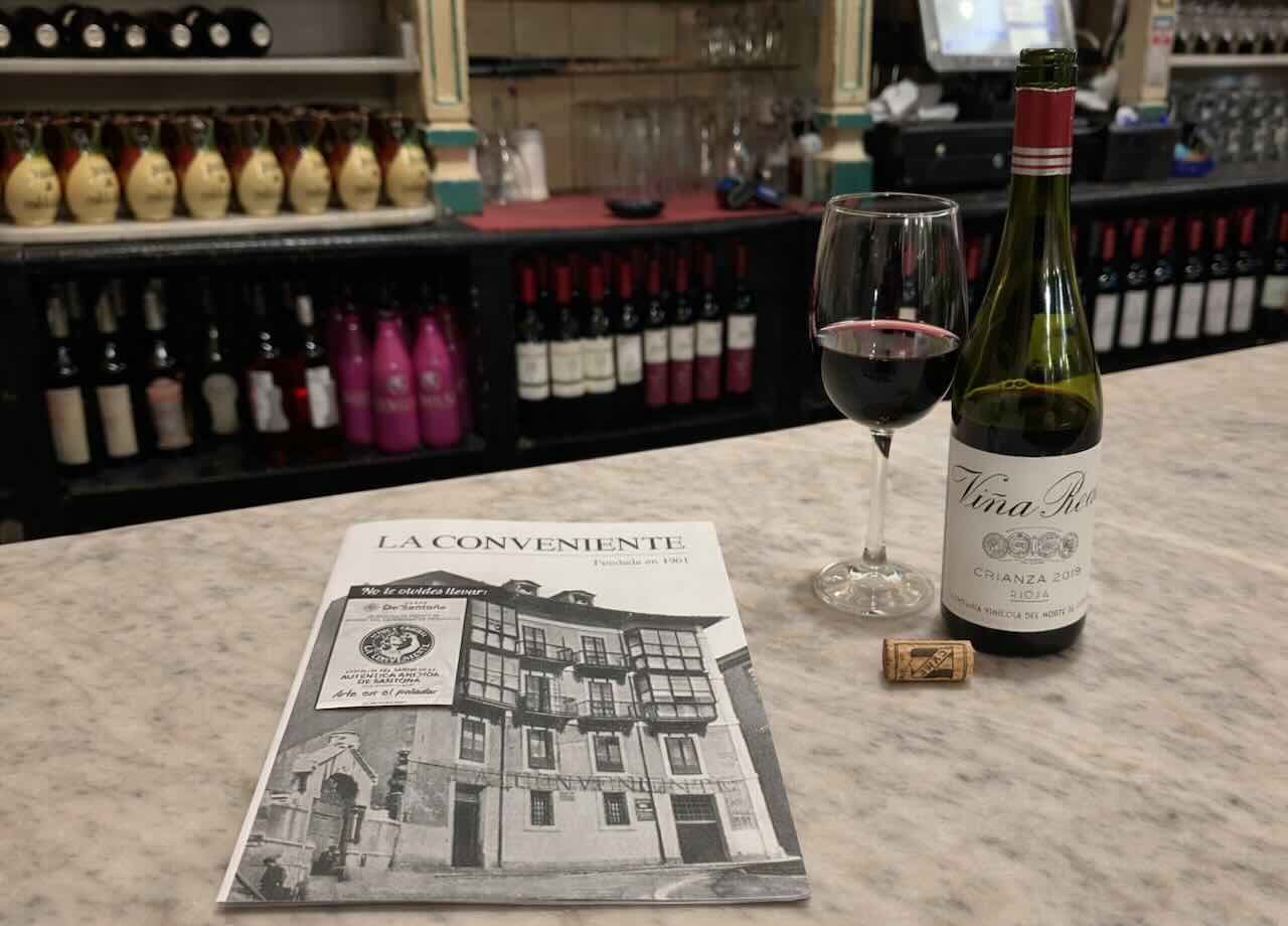 Barra, carta y vino en Bodega La Conveniente de Santander, Cantabria