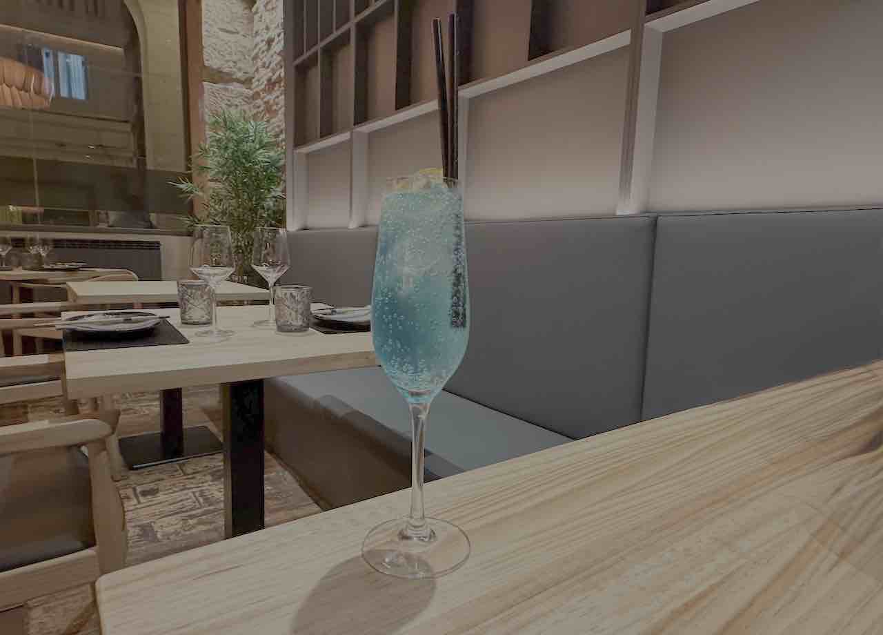 Mini Gin Bokoto de Bokoto Japanese Sushi Club en la calle Portales de Logroño, restaurante japonés contemporáneo
