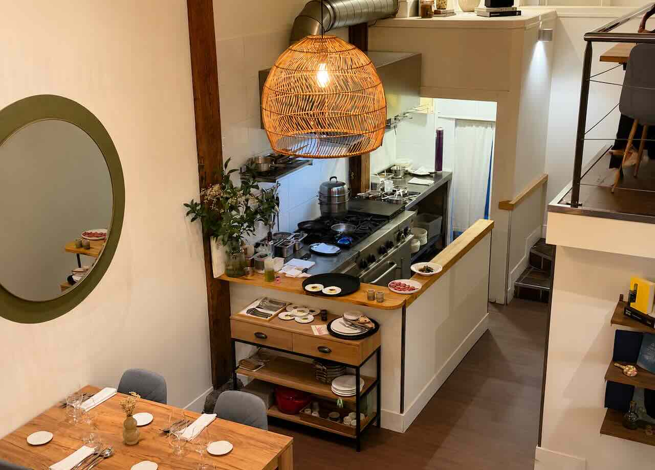 Casa Cirana cocina abierta interior Santander