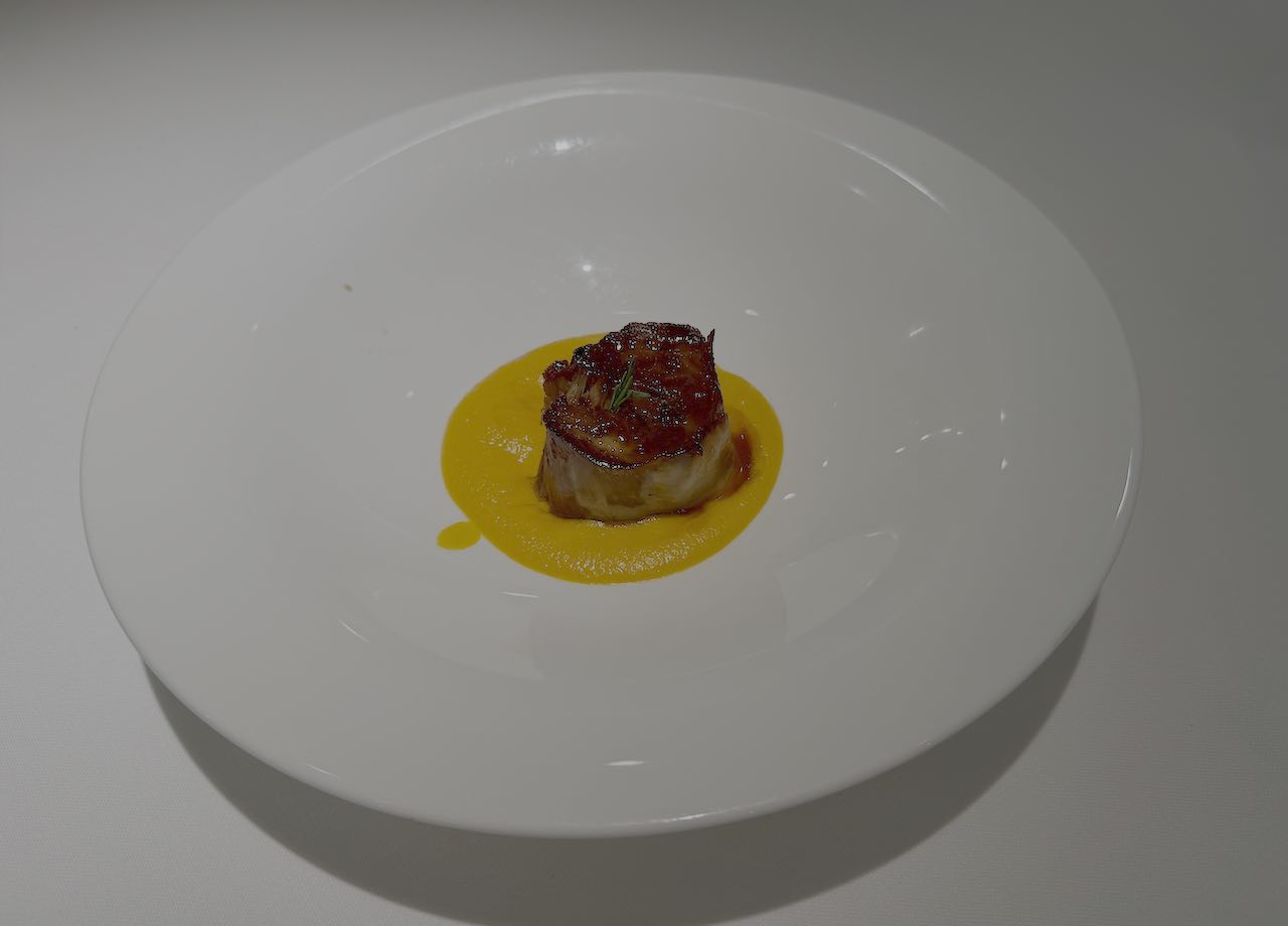 Jarrete de ternera de leche a 72 grados, cremoso de coliflor y demi-glace · Restaurante Juan Carlos Ferrando · Logroño · La Rioja