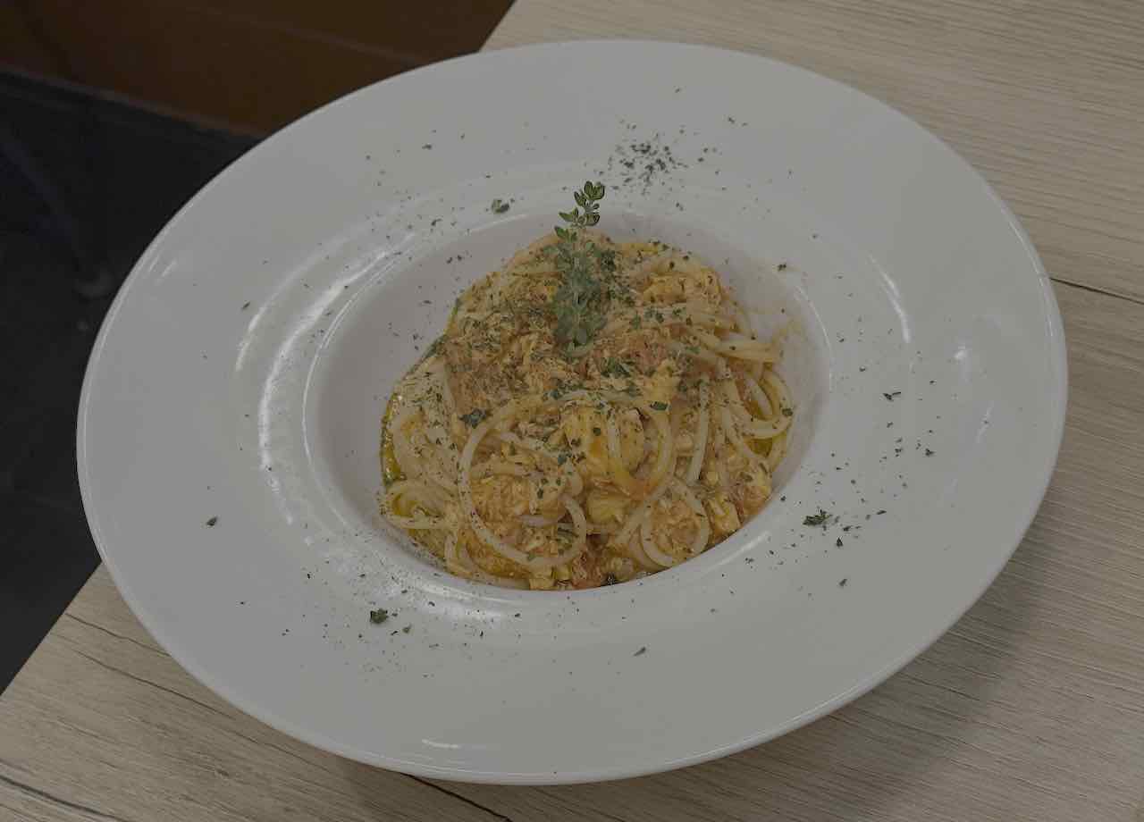 Spaguetti con atún de Nenét Bistrot en Santander, Cantabria
