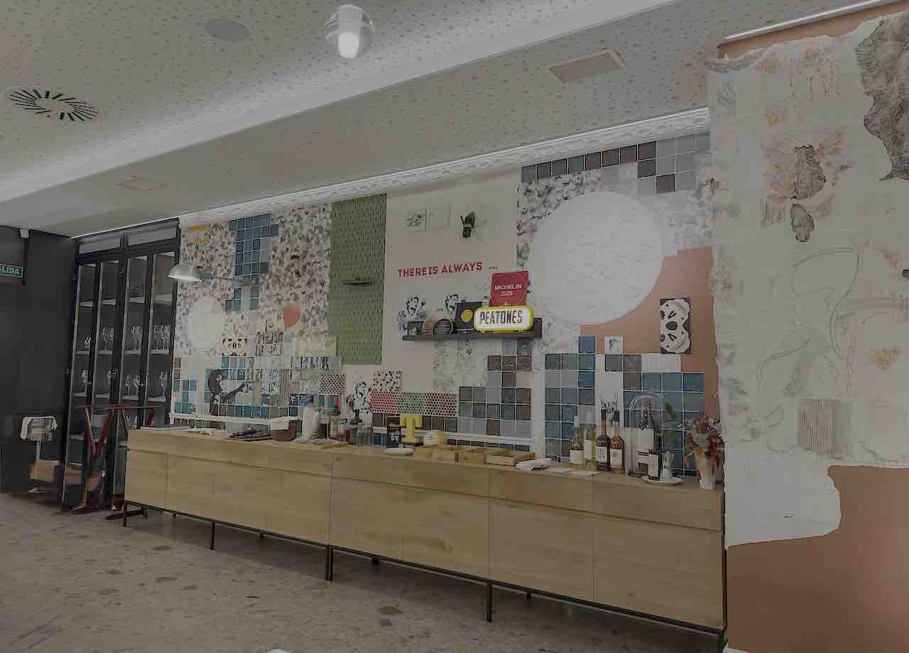Detalle del interior del restaurante Juan Carlos Ferrando en Logroño con cocina riojana contemporánea y servicio dirigido por Zuriñe Ortiz