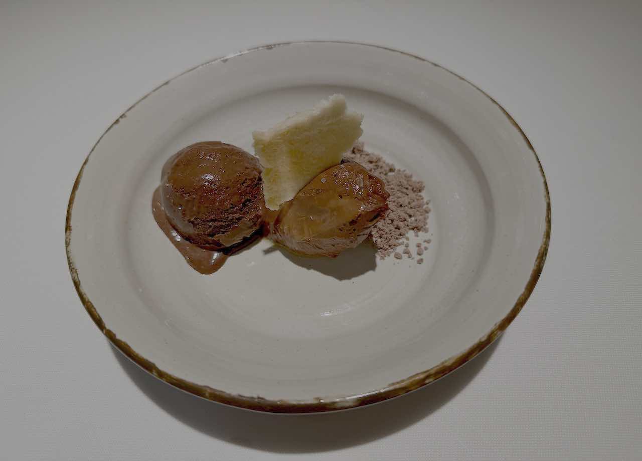 Tres versiones de chocolate: cremoso, helado y crumble · Restaurante Juan Carlos Ferrando · Logroño · La Rioja