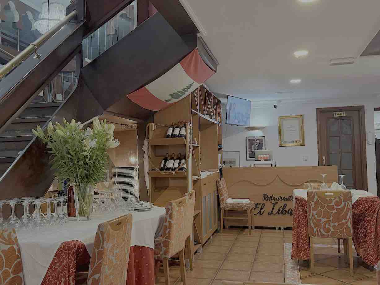 Interior del restaurante El Líbano en Santa Cruz de Tenerife, referente de cocina libanesa en Canarias