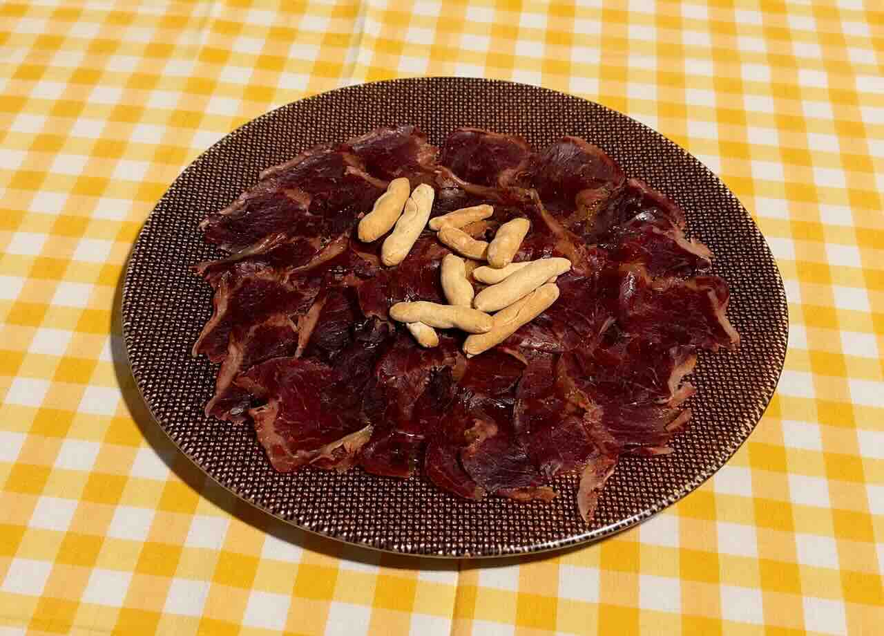 Cecina de León IGP de La Casa de Revert en Santander, Cantabria