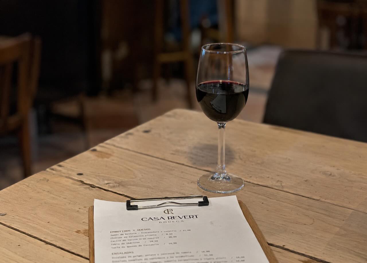 Vino de La Casa de Revert en Santander, Cantabria
