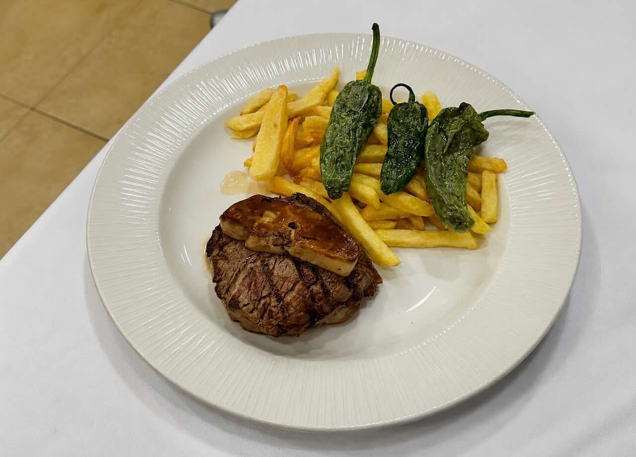 Solomillo a la plancha con foie del restaurante Gelín en Nueva Montaña, Santander