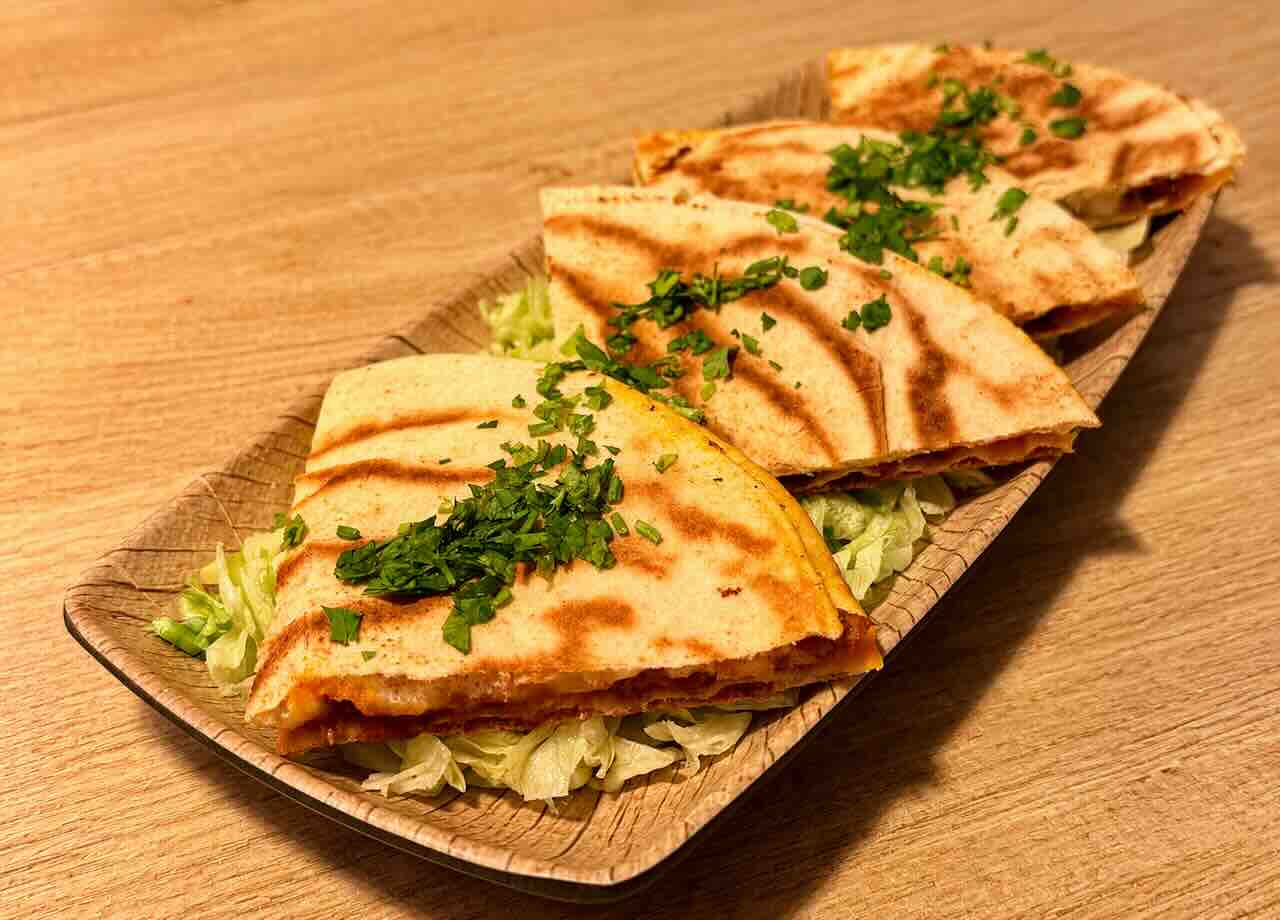 Arayes de kofta con queso de La Mano de Fátima en Santander