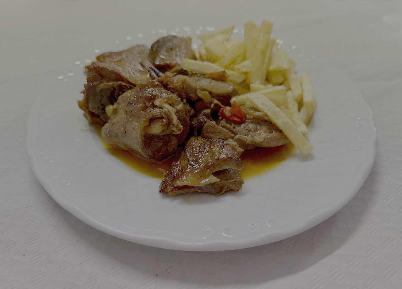 Cordero guisado con patatas en Casa Molleda