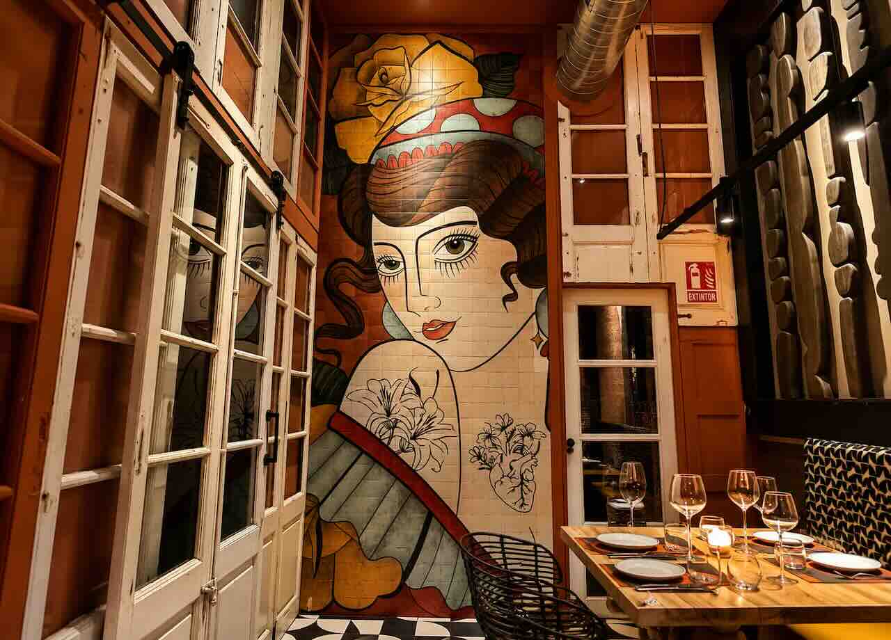 Mural decorativo del comedor de Olivetta Fusión en Maliaño