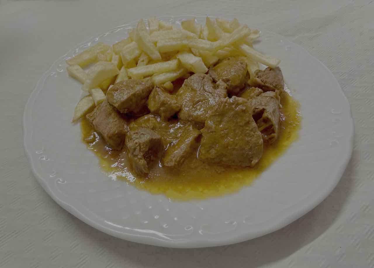 Ternera guisada con patatas en Casa Molleda