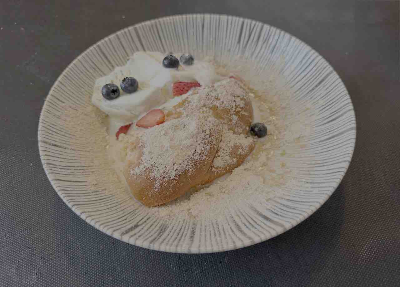 Torrija de brioche caramelizada con helado avainillado La Nuncia by Sergio Toca