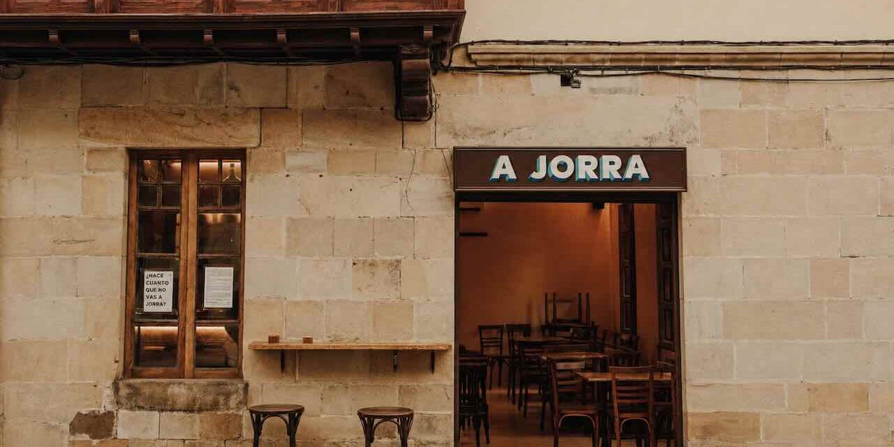 A Jorra: producto cántabro, fermentos y cultura en el bar colmado de Villacarriedo