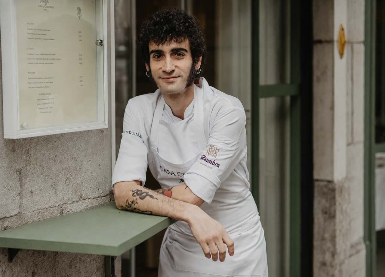 Diego García, chef de Casa Cirana, en el restaurante de Santander