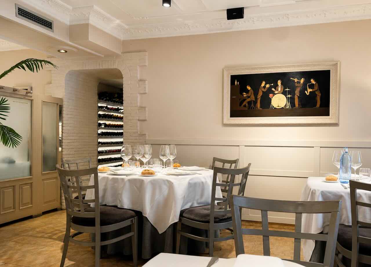 Comedor del restaurante Gelín en Nueva Montaña, Santander