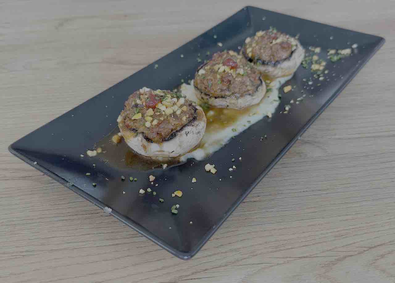 La Jibia champiñones rellenos de papada ibérica