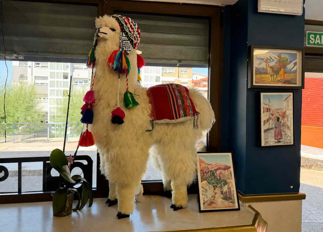 Llama decorativa Ají Limón by Nelly Santander