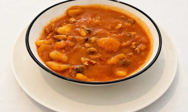 Marmita de bonito o de sarda y sorropotún: la tradición marinera de Cantabria