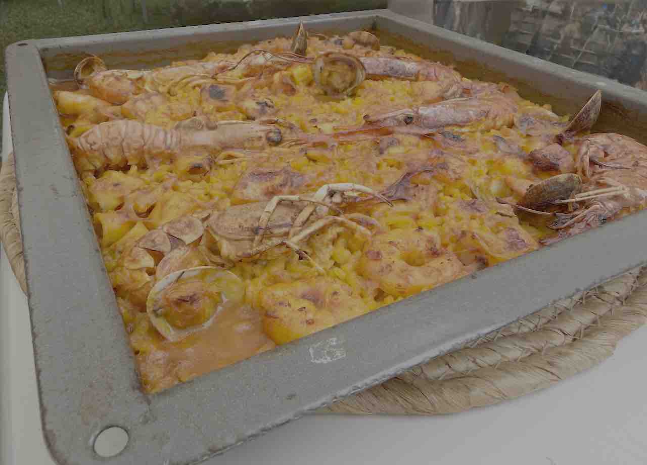 Paella de marisco El Chiringuito de Cuchía