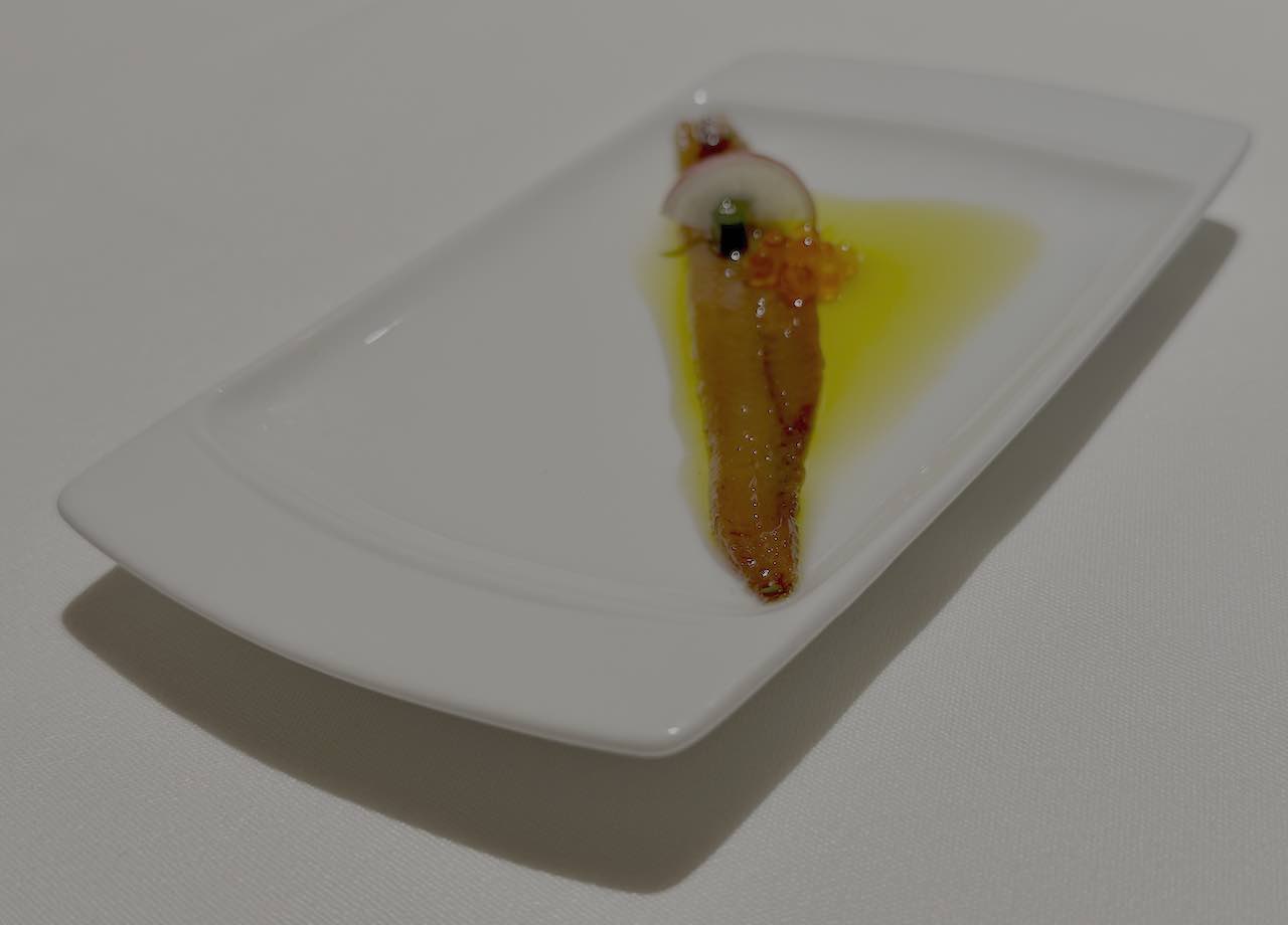 Anchoa de Santoña con gelatina de espinacas y huevas de trucha
