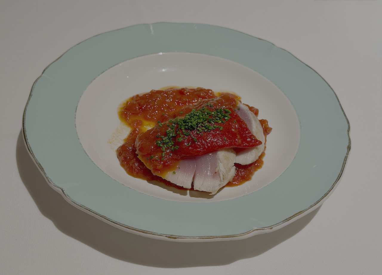 Bonito con salsa de tomate casera