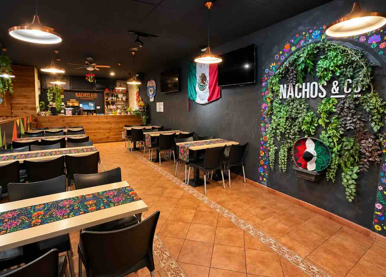 Comedor interior de Nachos & Co en Santander
