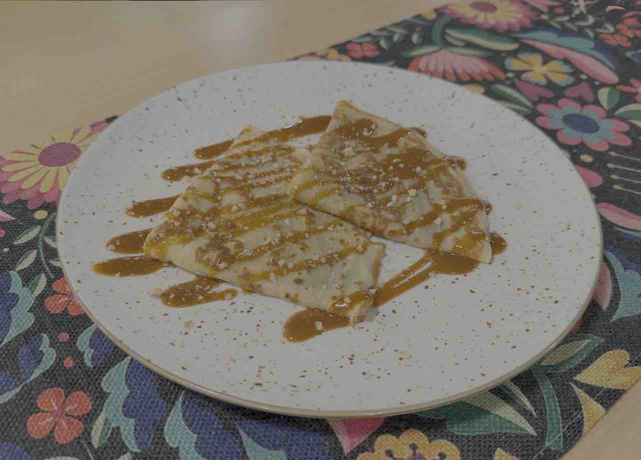 Crepe de dulce de leche con nueces