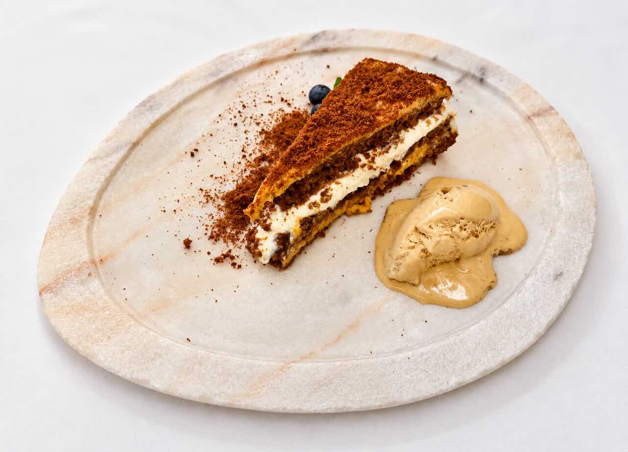 Tarta de chocolate con helado de dulce de leche La Cartería Cartes