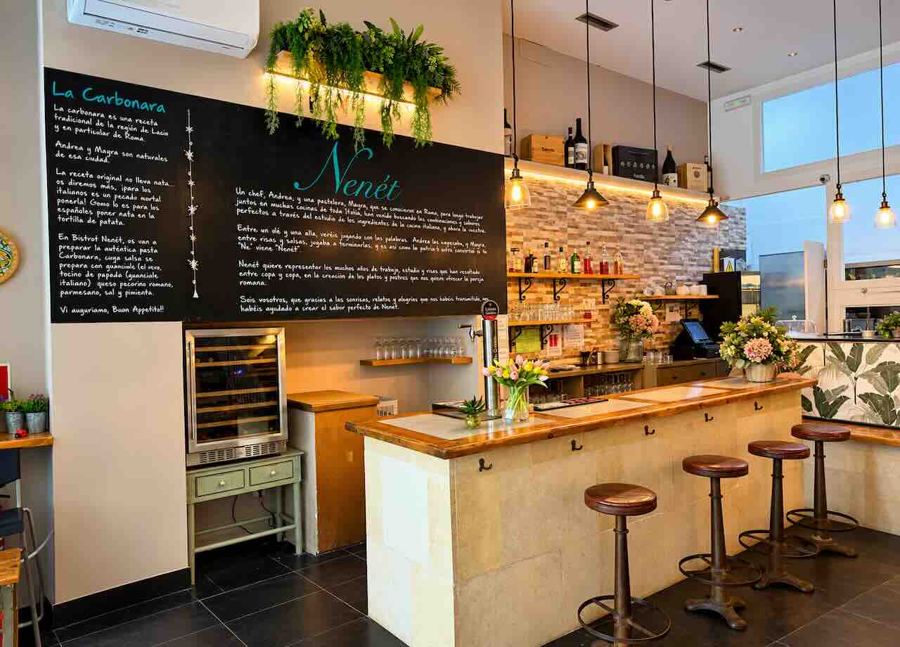 Barra de Nenét Bistrot en Santander
