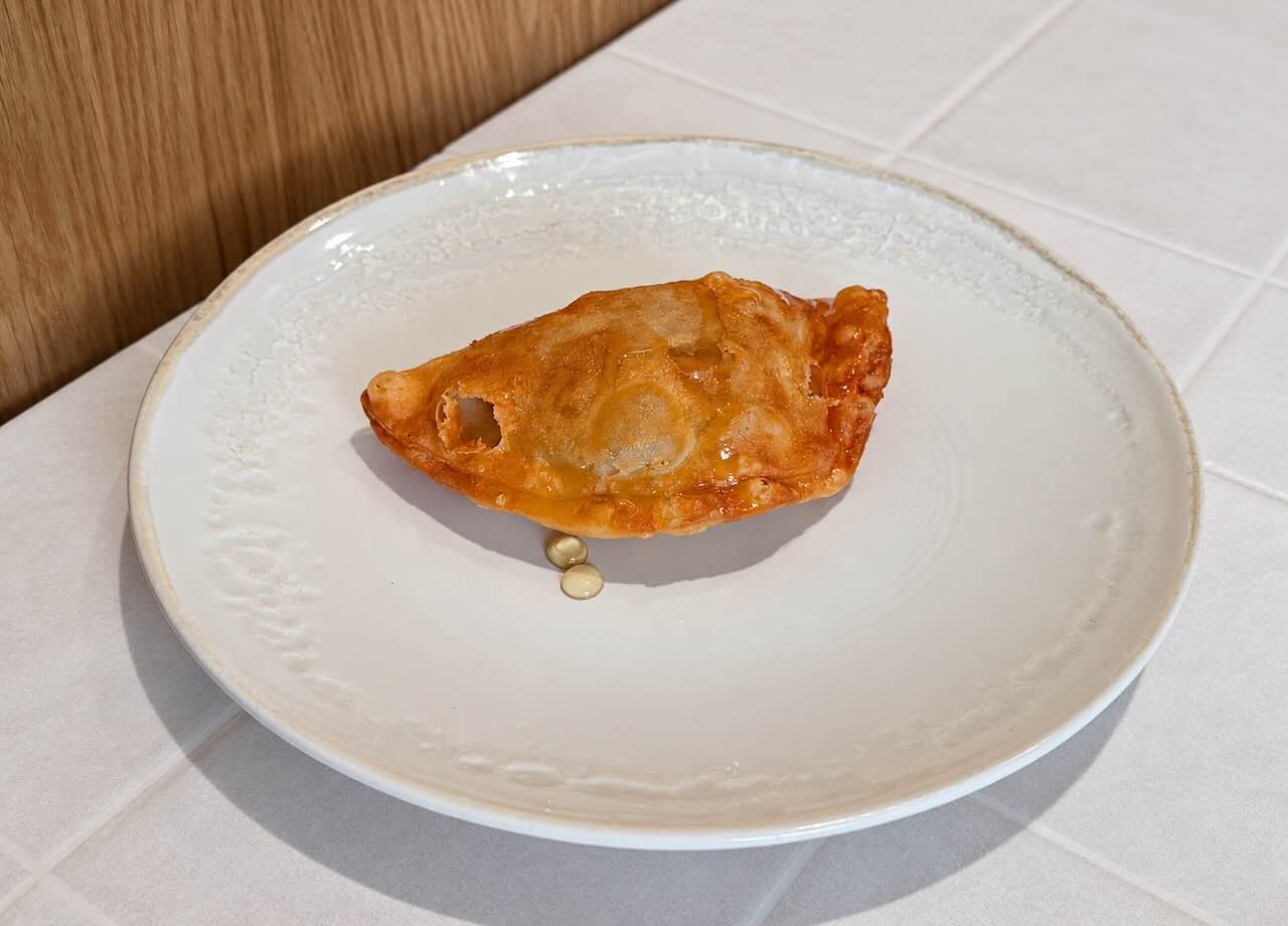 Empanadilla de costillas a la barbacoa con miel de La Taberna de Halma