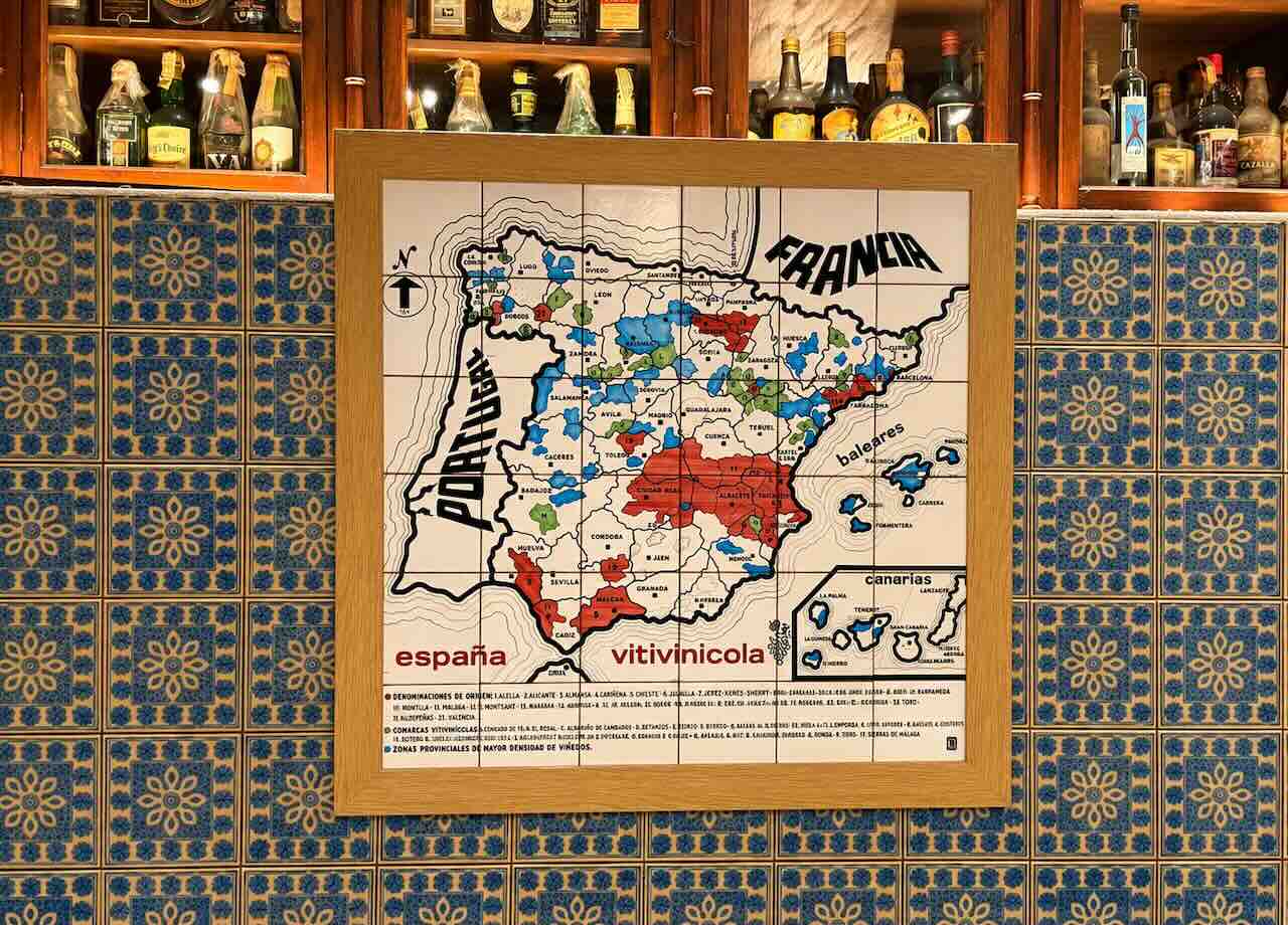 Mapa vitivinícola de España en Bodega Cigaleña, Santander